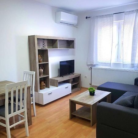 Aster Apartments Belgrado Exterior foto