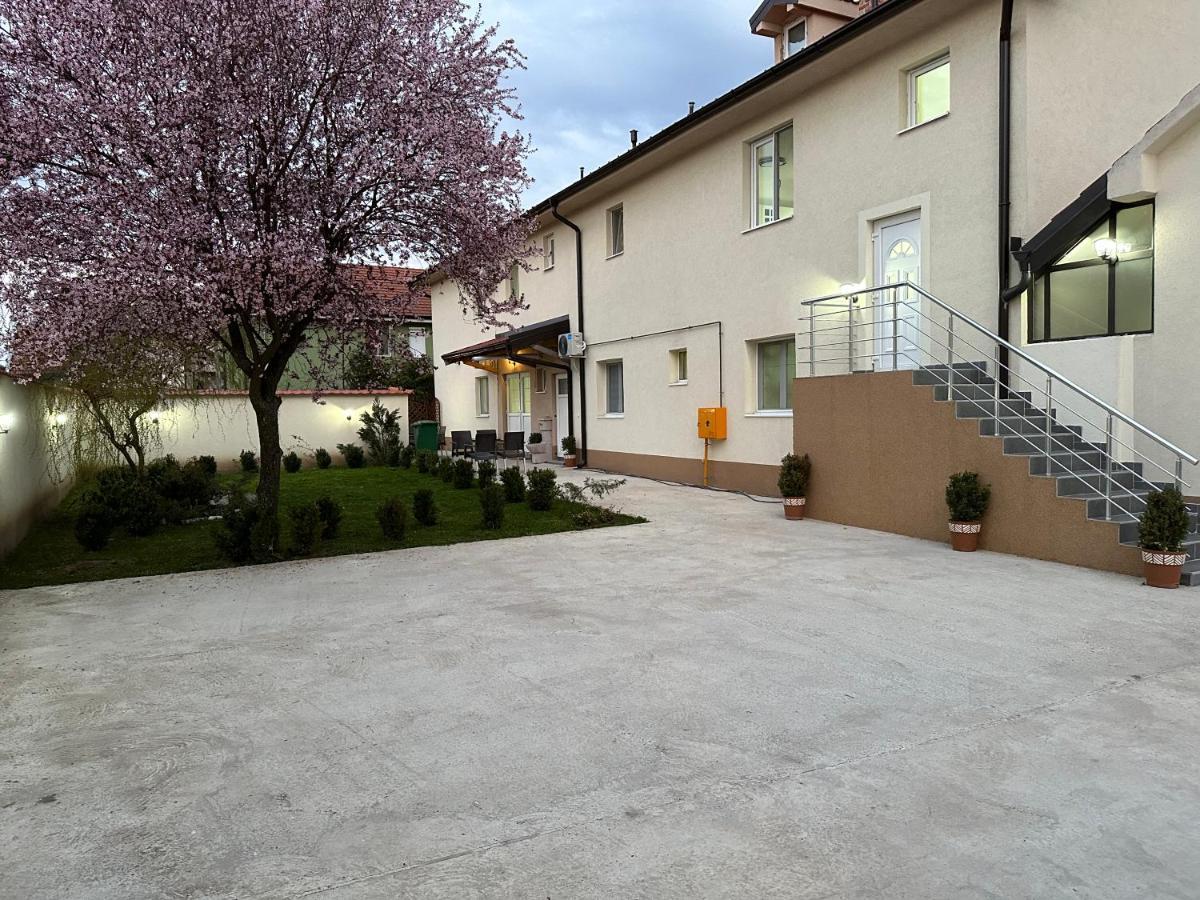 Aster Apartments Belgrado Exterior foto